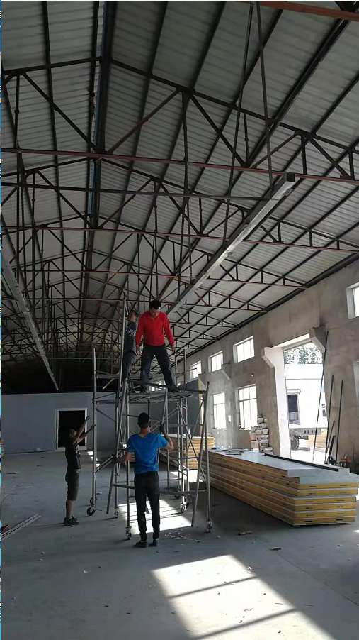 組合板庫安裝現(xiàn)場